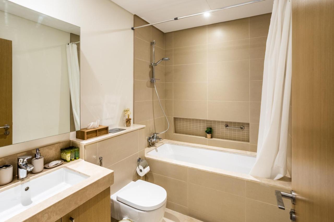 Waves Holiday Home - Waterfront Apartment With Breathtaking Sea Views Dubai Dış mekan fotoğraf