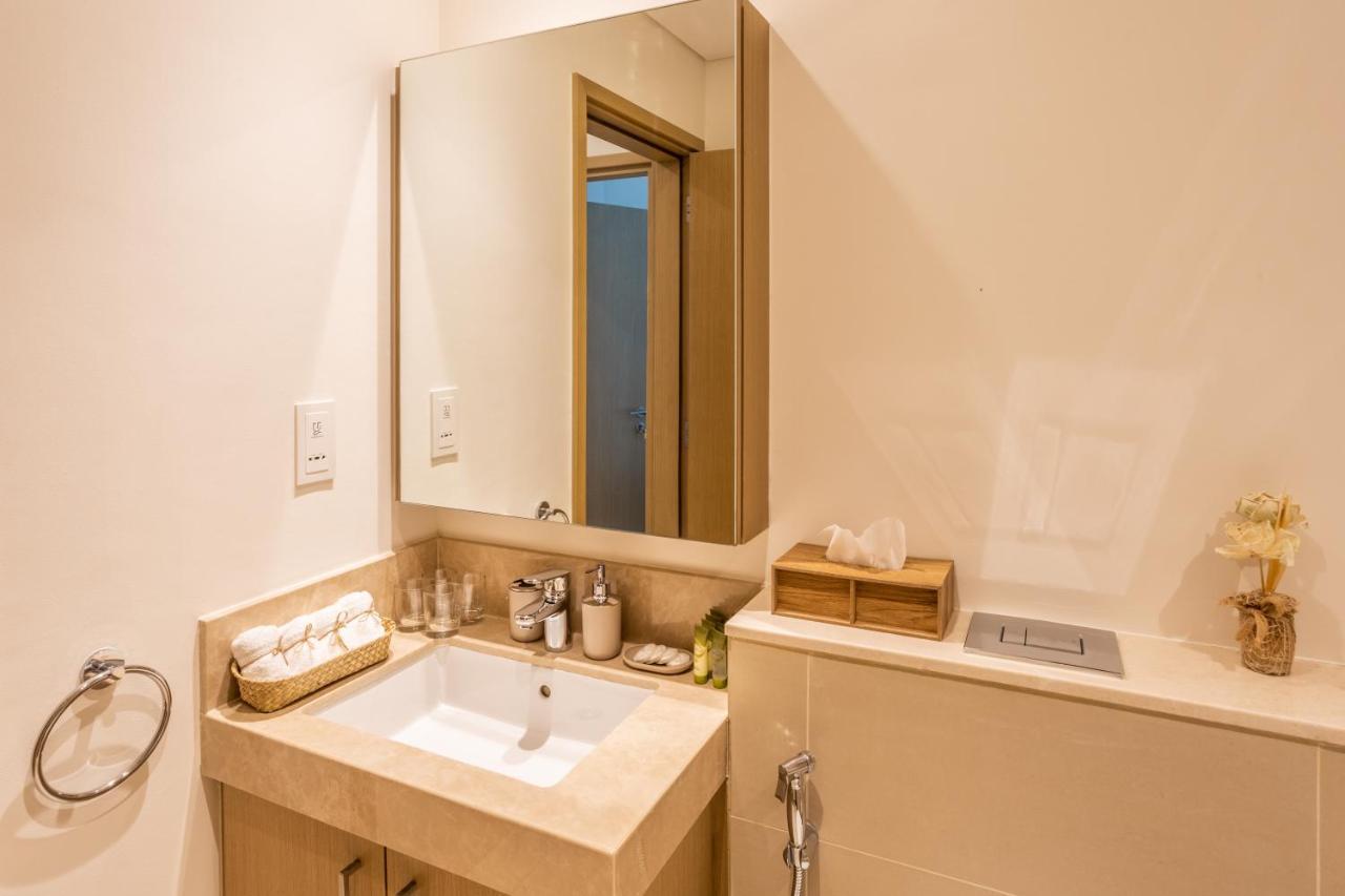 Waves Holiday Home - Waterfront Apartment With Breathtaking Sea Views Dubai Dış mekan fotoğraf