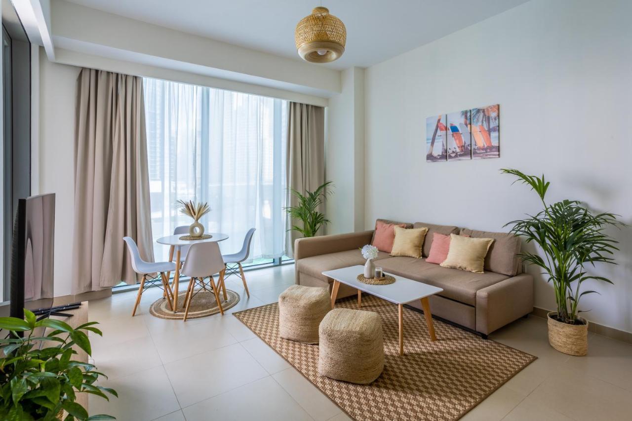 Waves Holiday Home - Waterfront Apartment With Breathtaking Sea Views Dubai Dış mekan fotoğraf